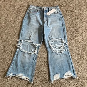 NWT •• CEROS The high rise crop straight Jean